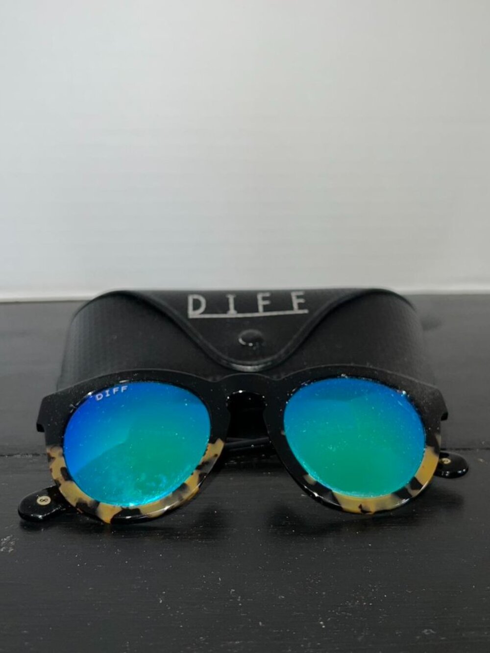 DIFF Eyewear Dime II Round Sunglasses, Tortoise,Blue-Green Mirror Lenses, w/case